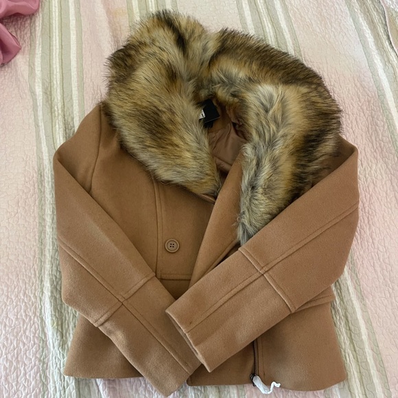 Tan winter coat with fur Fashion Nova Winter in Vermont size M NWT - Picture 1 of 5